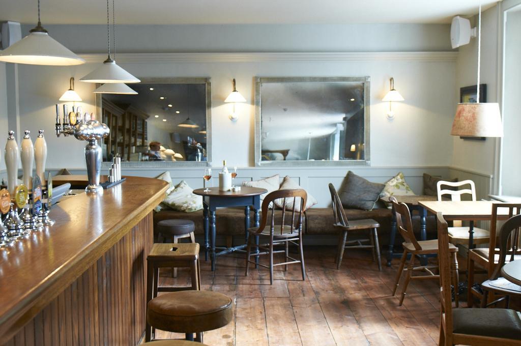 The Swan Hotel Wedmore Exterior foto