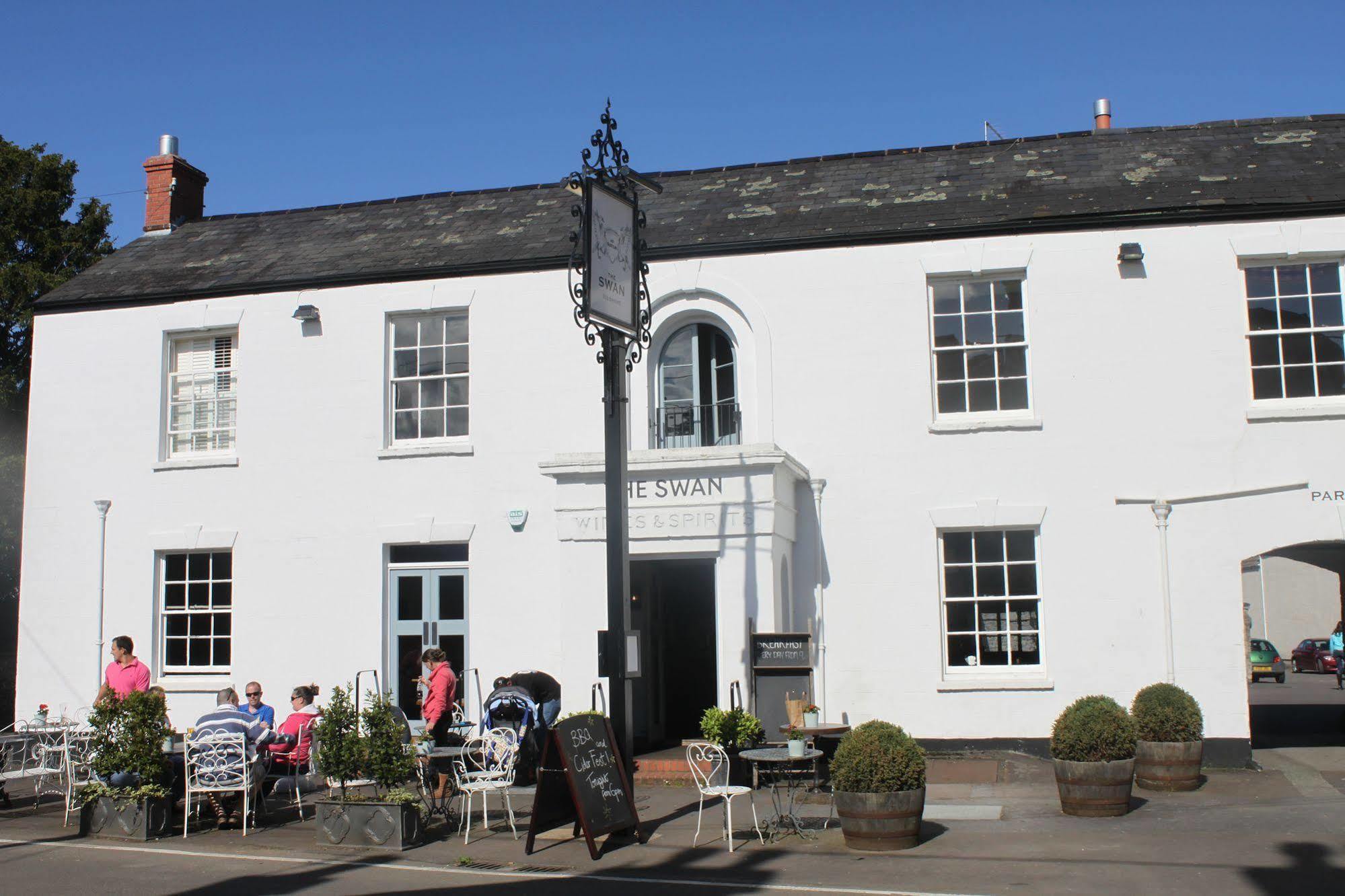 The Swan Hotel Wedmore Exterior foto