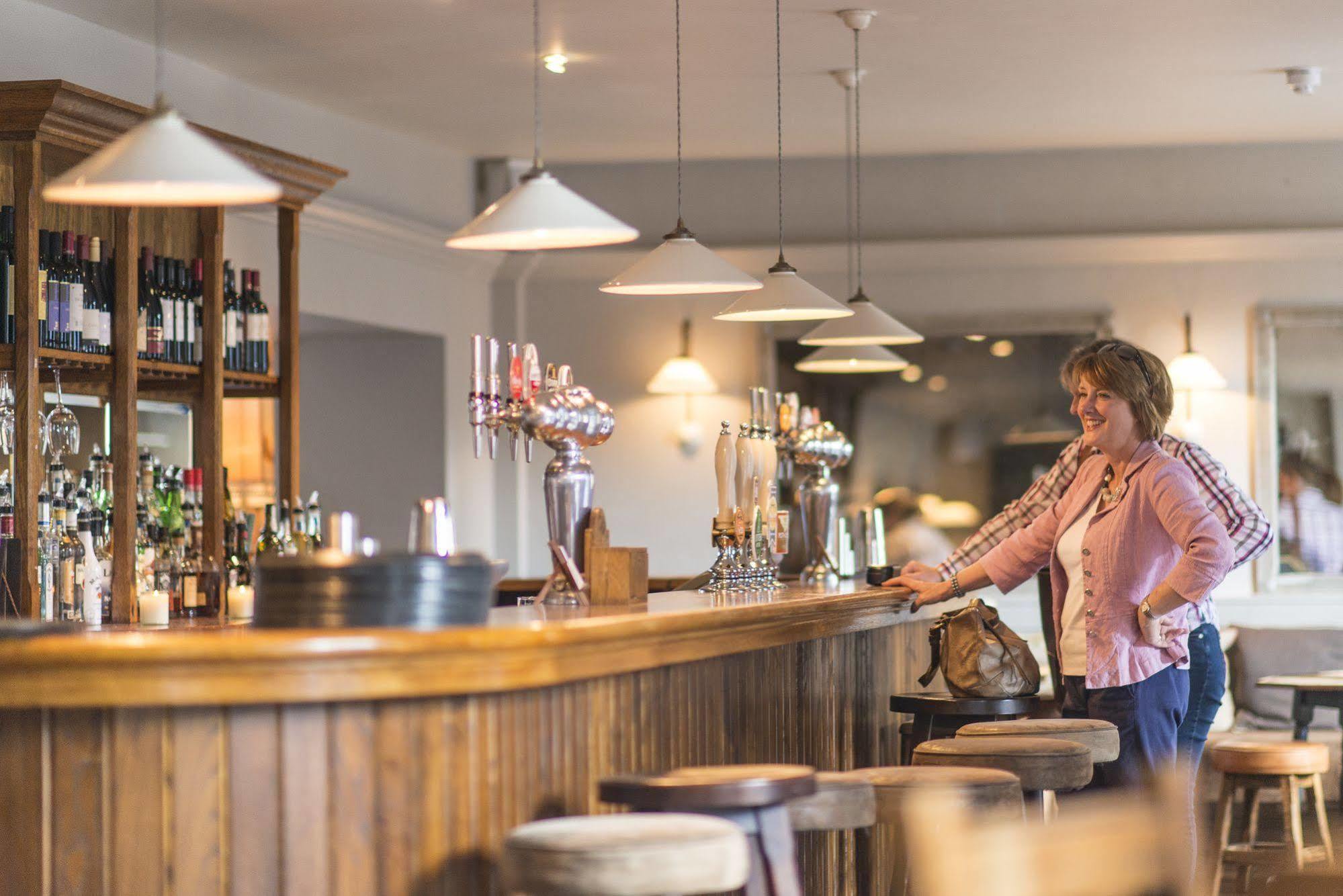 The Swan Hotel Wedmore Exterior foto