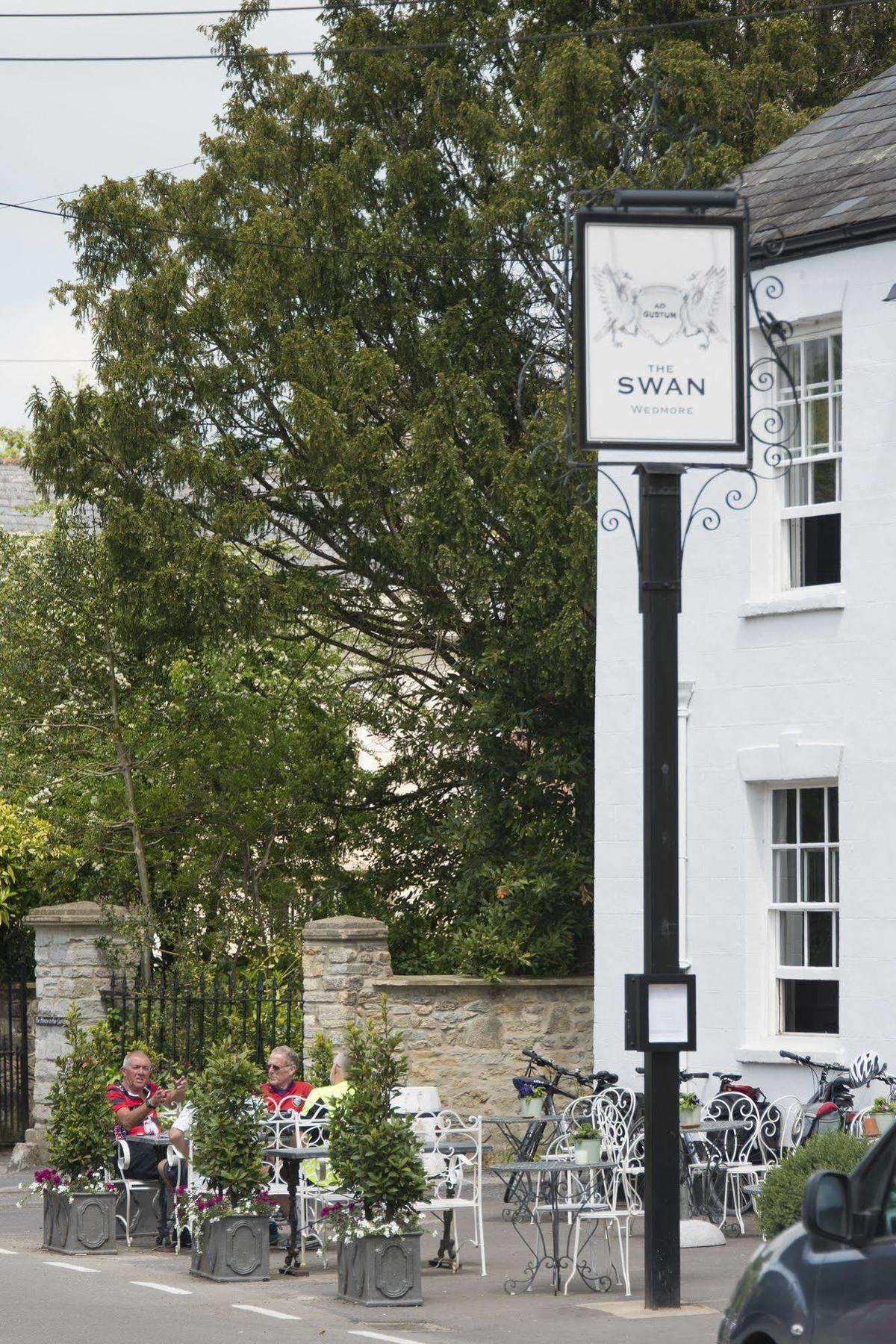 The Swan Hotel Wedmore Exterior foto